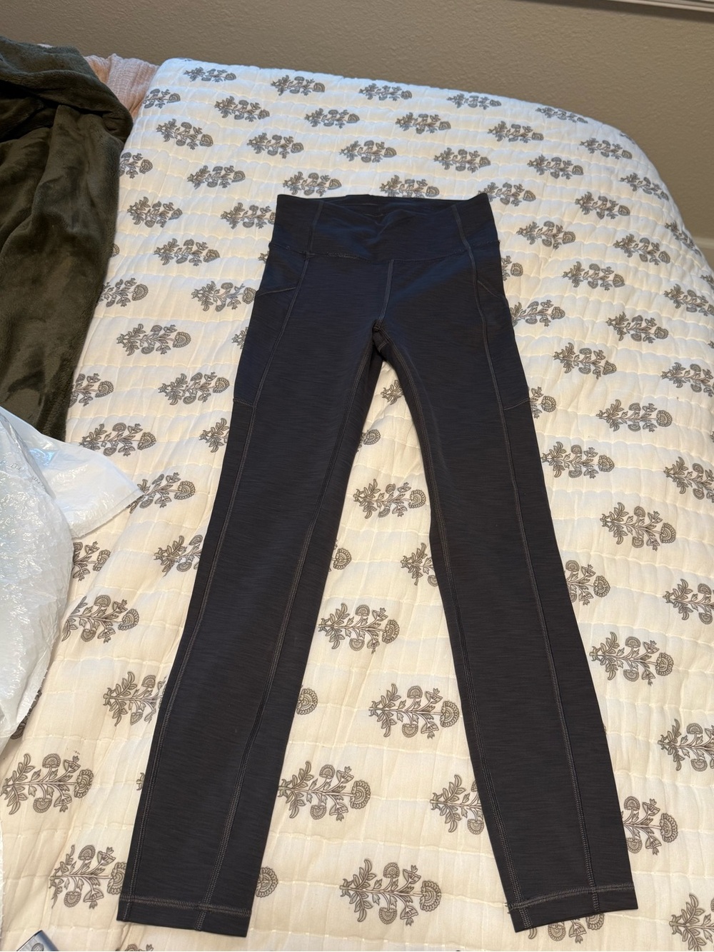 lululemon athletica Women's High-Rise Performance Leggings Size 4